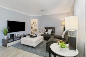 6 BR Pool Family Getaway near Coquina Beach